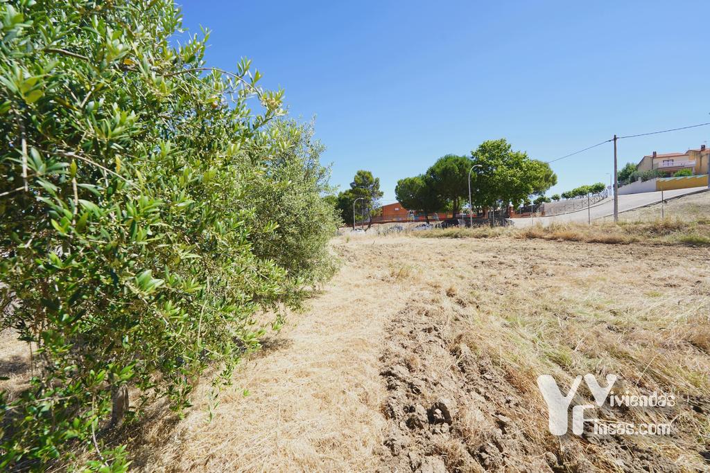 Ref.- 26018 Naves en venta, Otero