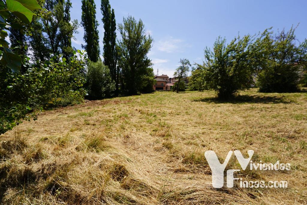 Ref.- 24004 Terreno en venta, Riaza