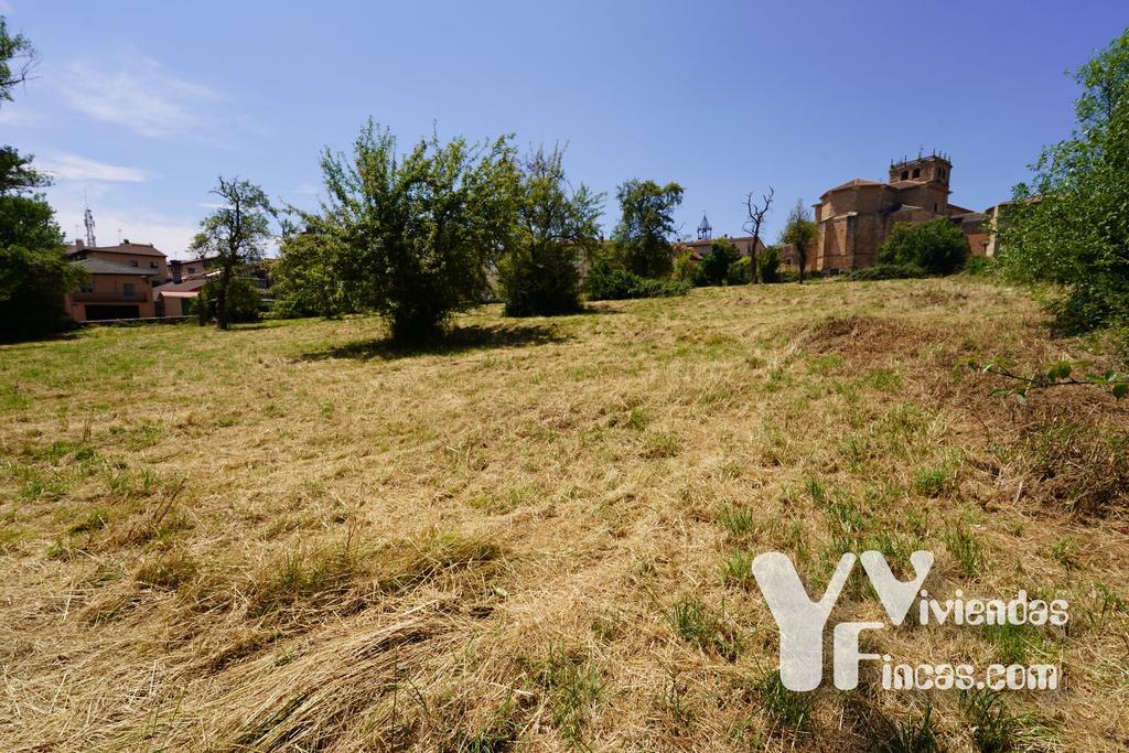 Ref.- 24004 Terreno en venta, Riaza