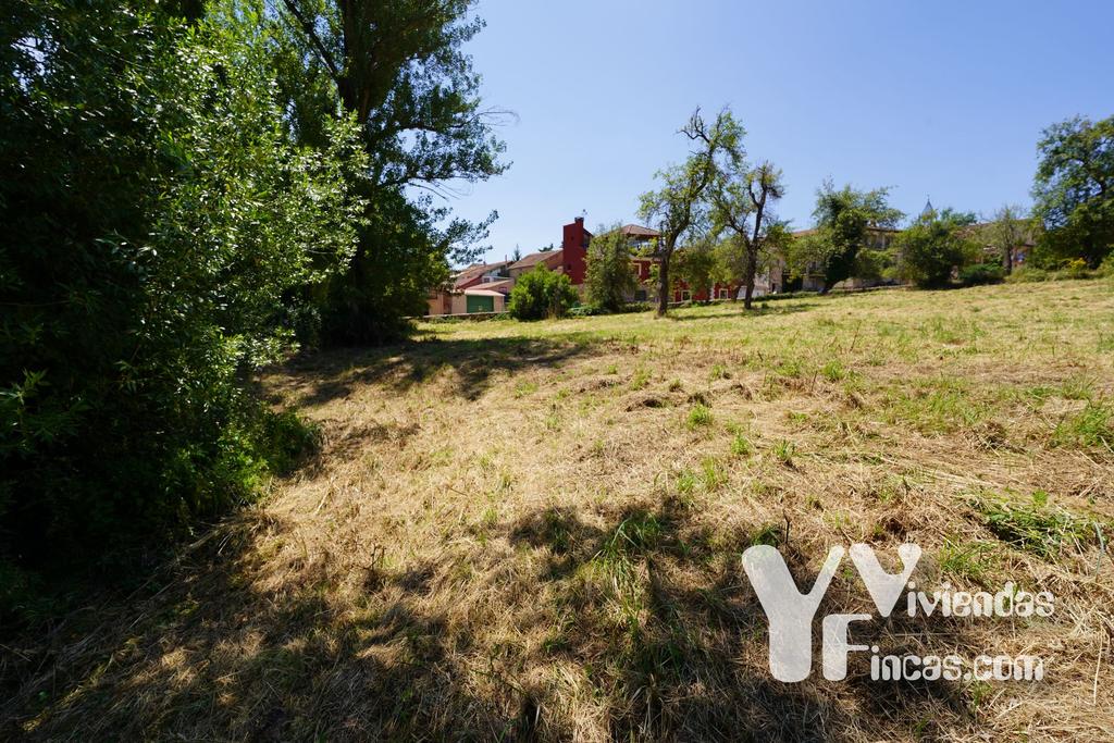 Ref.- 24004 Terreno en venta, Riaza