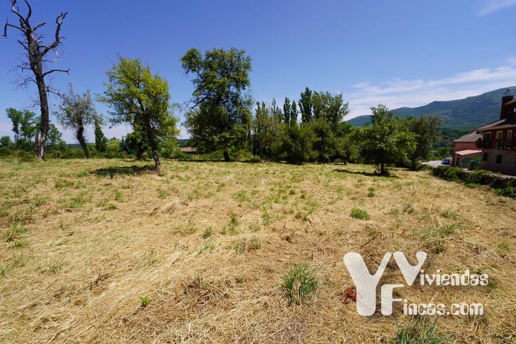 Ref.- 24004 Terreno en venta, Riaza
